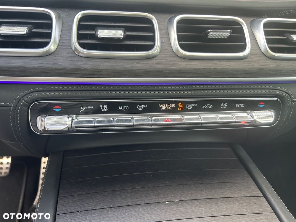 Mercedes-Benz GLS - 28