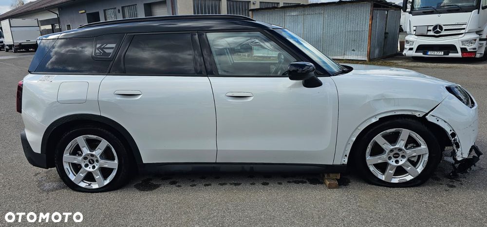 MINI Countryman SE ALL4 John Cooper Works Trim - 4