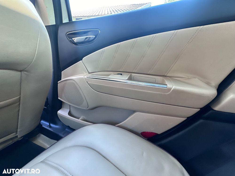 Lancia Delta 1.6 MultiJet Aut. Oro - 31