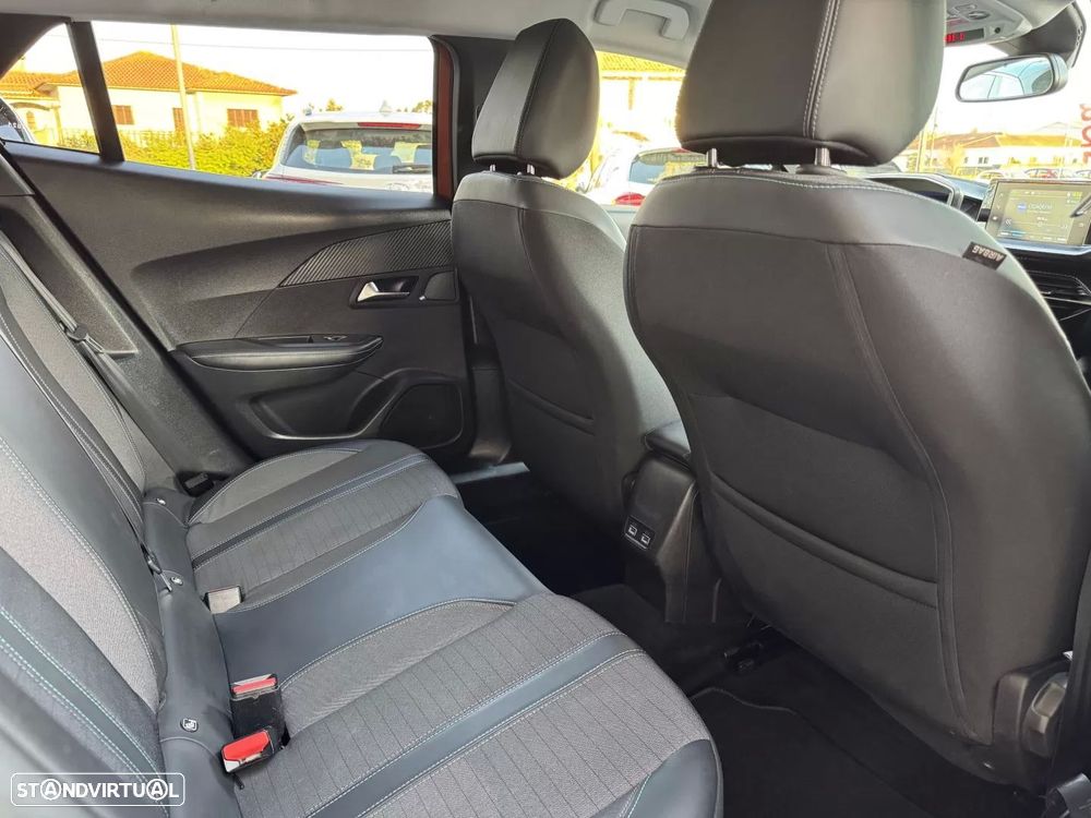 Peugeot e-2008 50 kWh Allure - 17