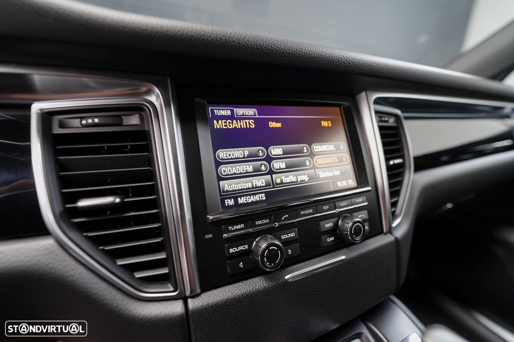 Porsche Macan S - 22