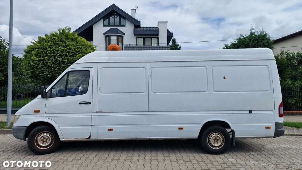 Mercedes-Benz Sprinter - 1