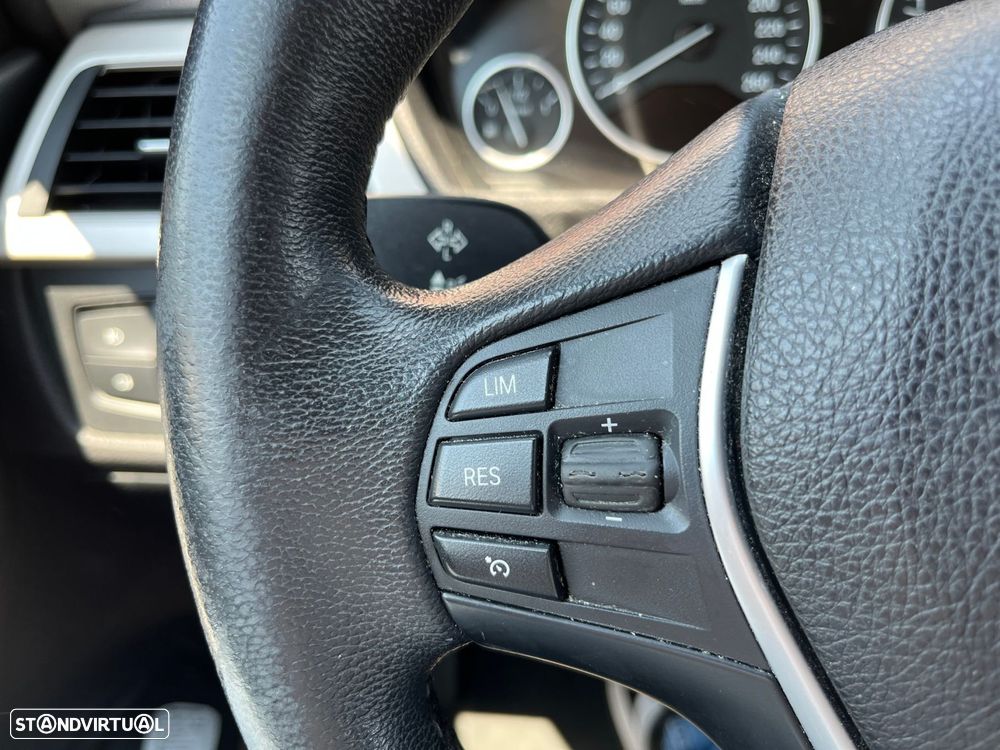 BMW 318 d Line Luxury Auto - 32