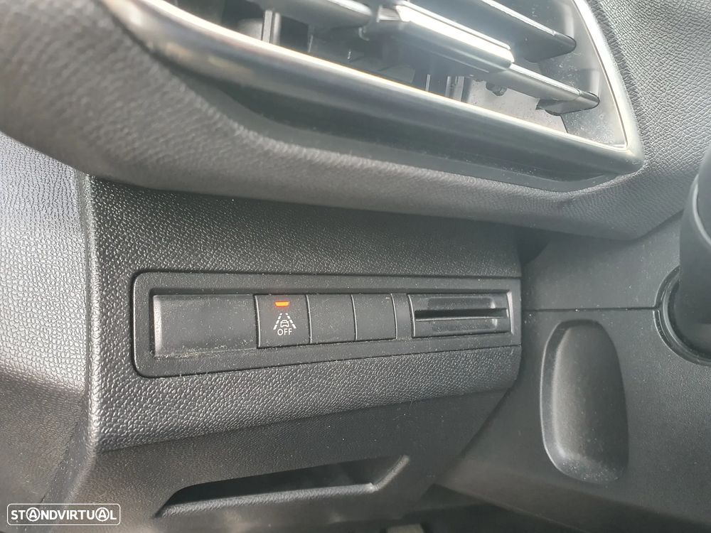 Peugeot 5008 1.5 BlueHDi GT - 28