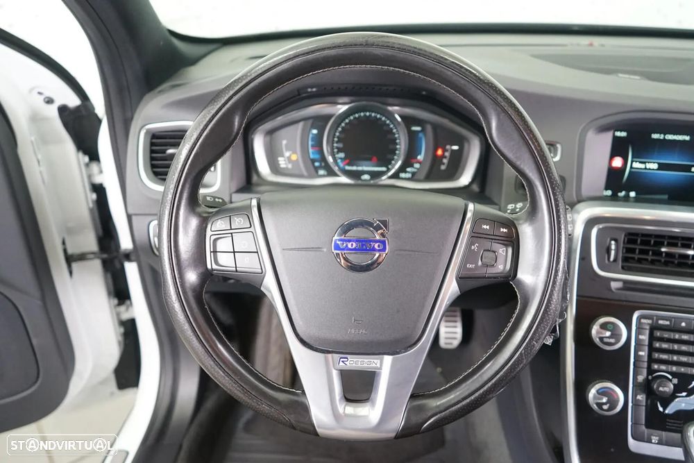 Volvo V60 2.4 D6 R-Design AWD Phev - 24