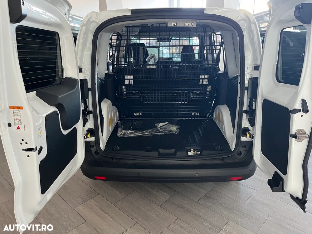 Ford Courier - 12