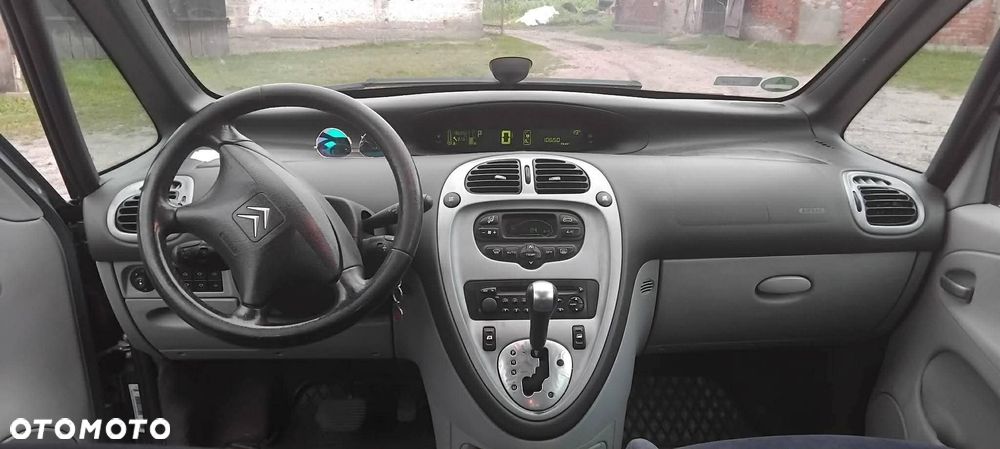 Citroën Xsara Picasso 2.0 16V Exclusive - 7