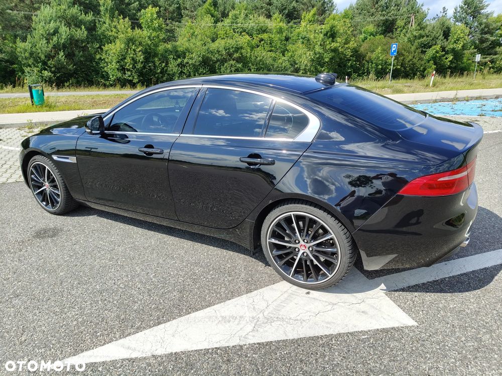 Jaguar XE 2.0 D AWD Portfolio - 32