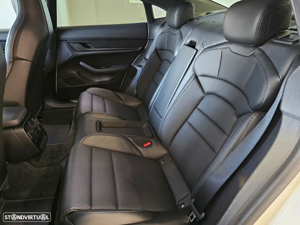 Porsche Taycan 4S - 9