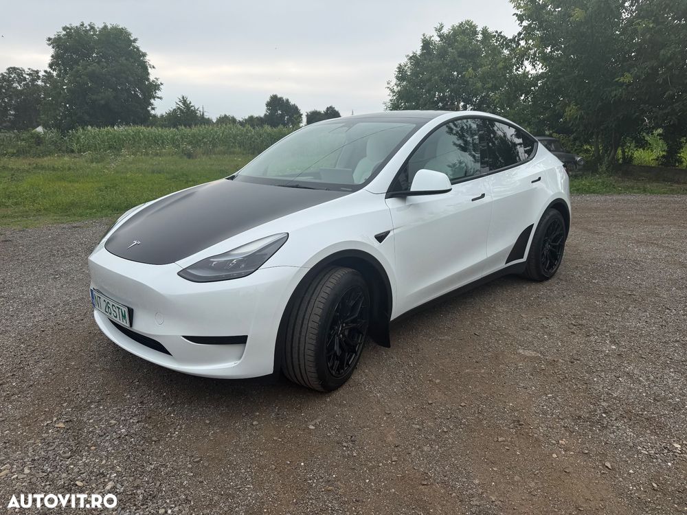 Tesla Model Y - 2