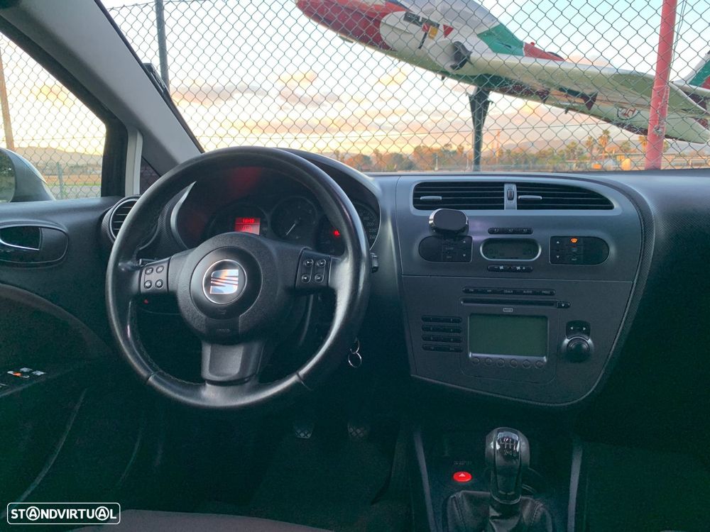 SEAT Leon 2.0 TDI FR DPF - 49