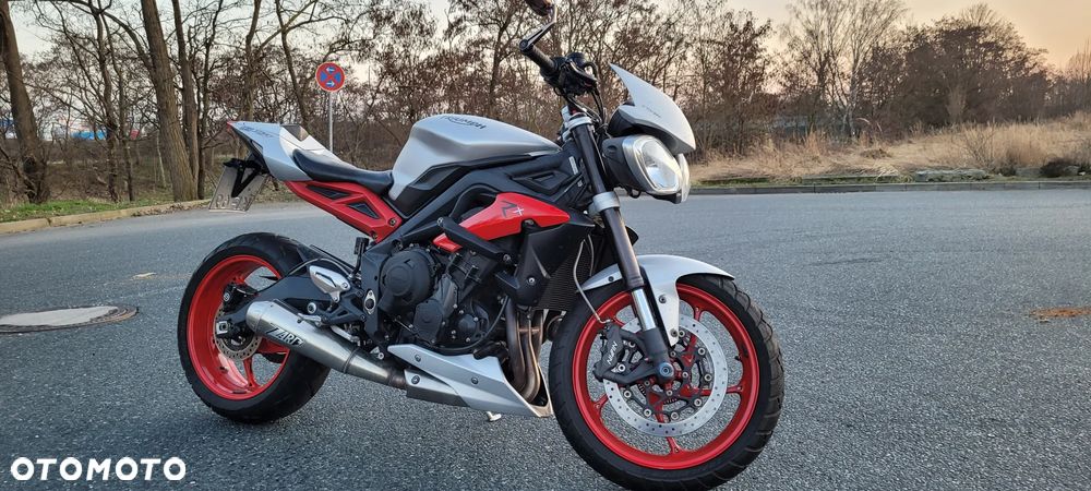 Triumph Street Triple - 11