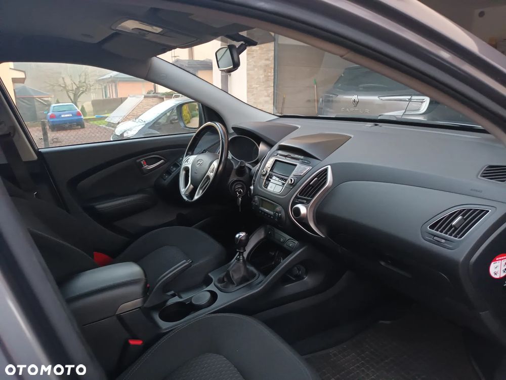 Hyundai ix35 1.6 2WD Fifa World Cup Edition - 9