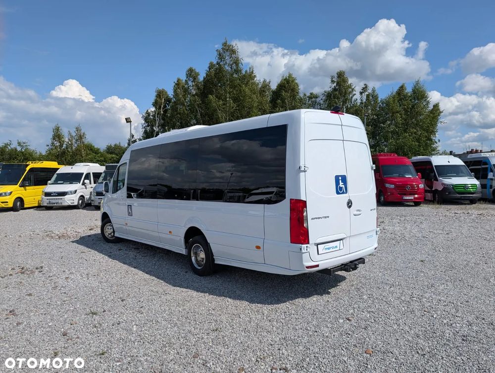Mercedes-Benz Sprinter 517 - 9