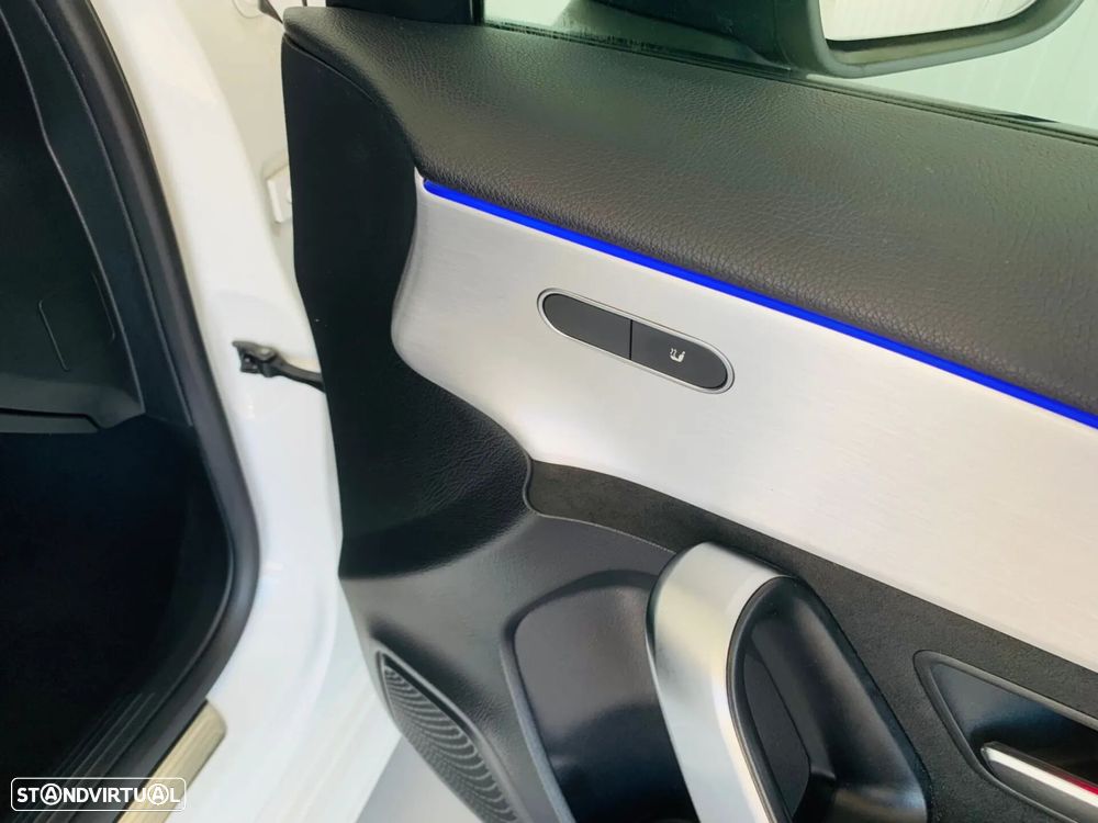 Mercedes-Benz A 180 Limousine d AMG Line - 49