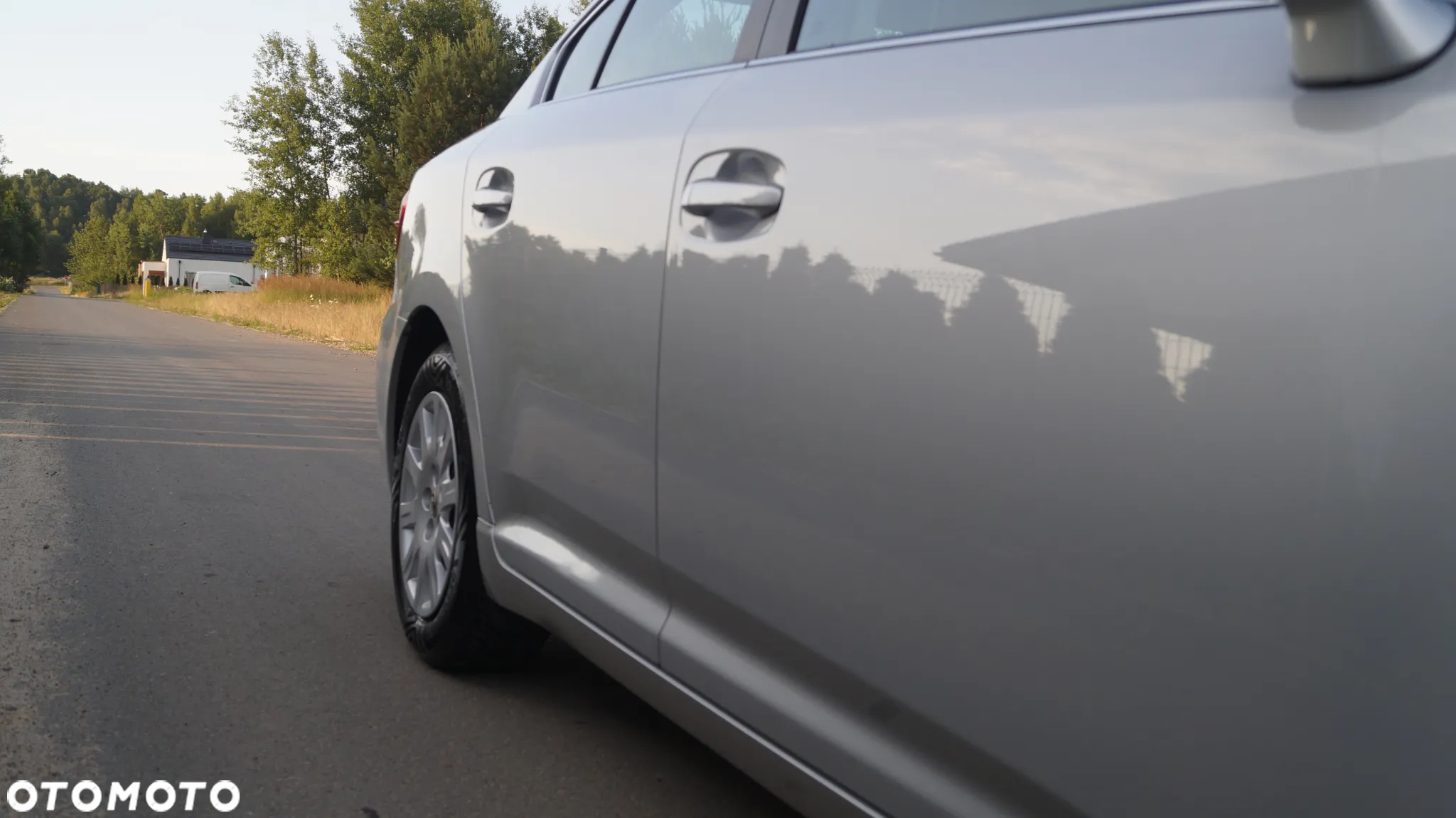 Toyota Avensis 1.8 Sol plus NAVI - 12