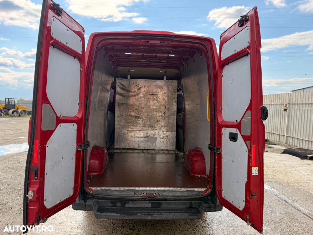 Volkswagen CRAFTER - 9