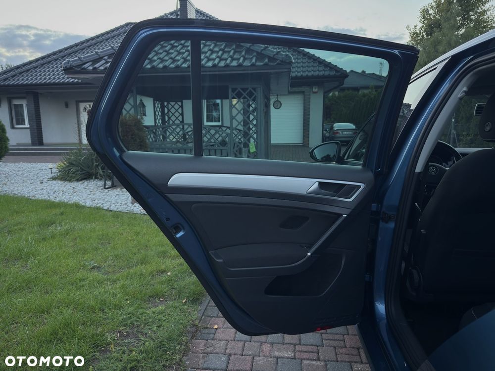 Volkswagen Golf - 20