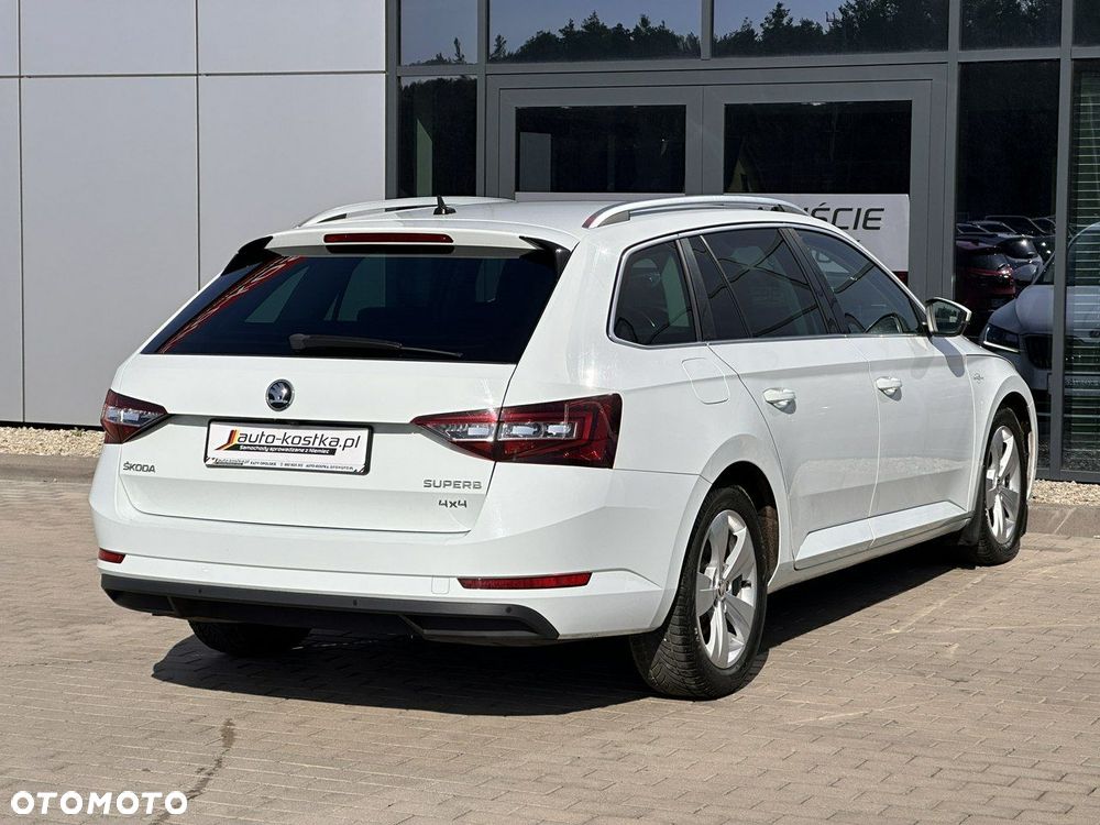 Skoda Superb 2.0 TDI SCR 4x4 L&K DSG - 9