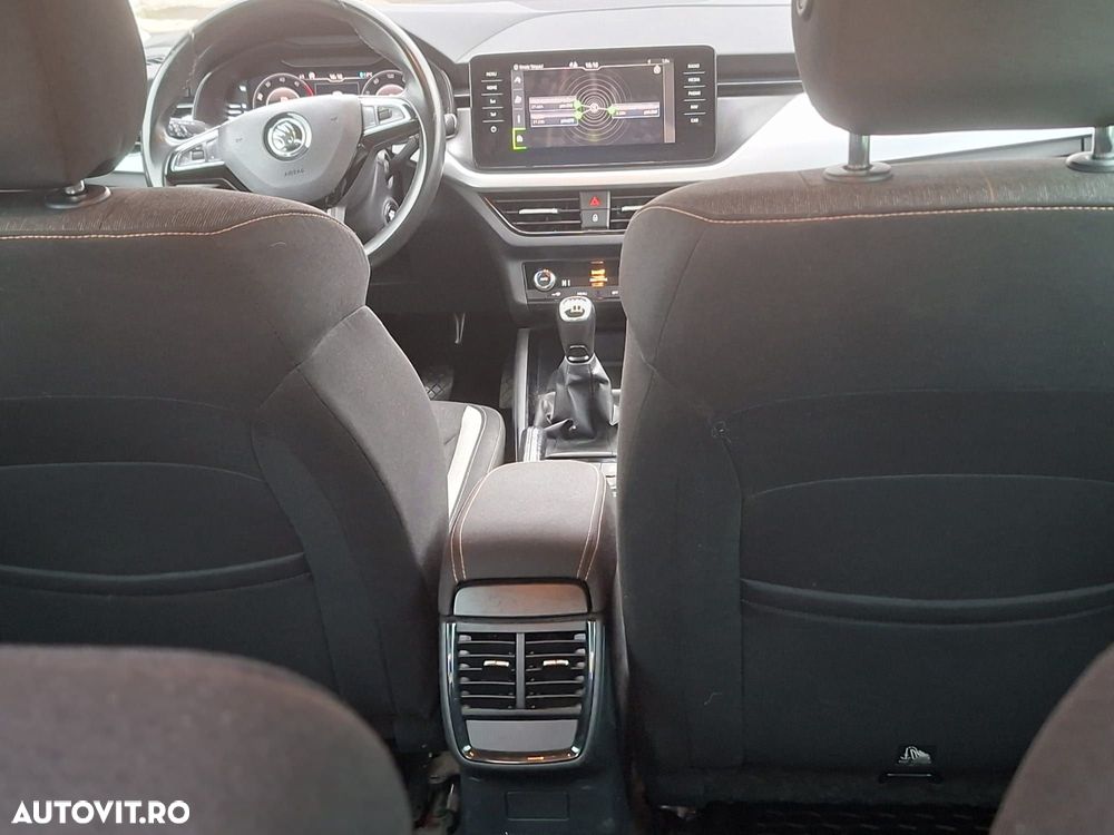 Skoda Kamiq 1.6 TDI Monte Carlo - 11
