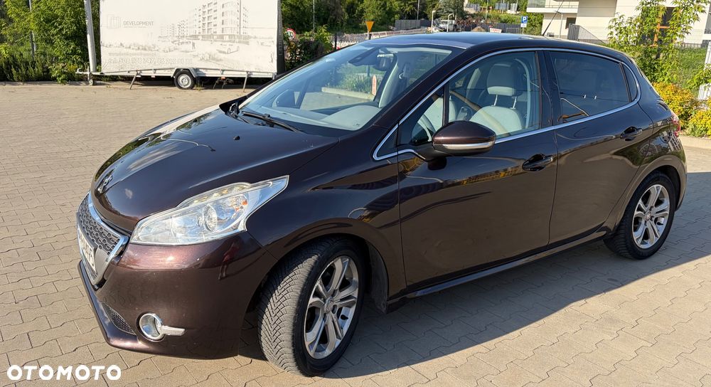 Peugeot 208 1.4 VTi Allure - 16