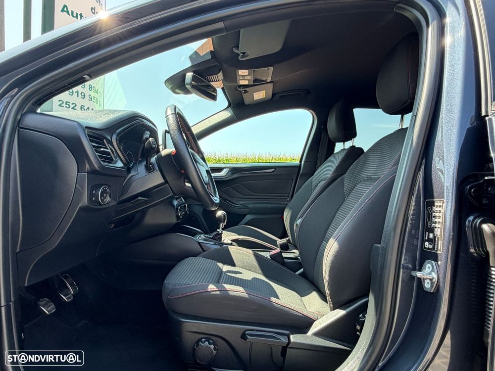 Ford Focus SW 1.0 EcoBoost MHEV ST-Line - 11