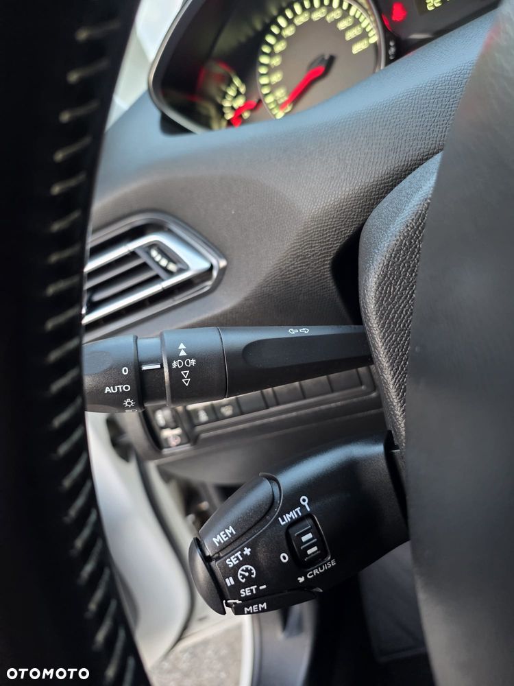 Peugeot 308 BlueHDi 120 Stop & Start Active - 25