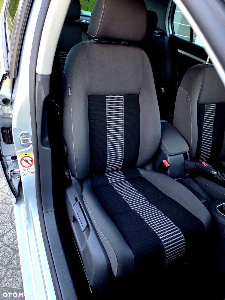Volkswagen Golf - 19