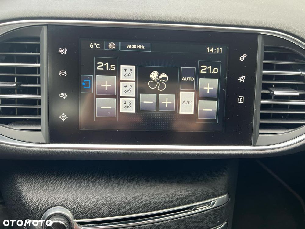 Peugeot 308 1.2 PureTech Allure S&S - 19