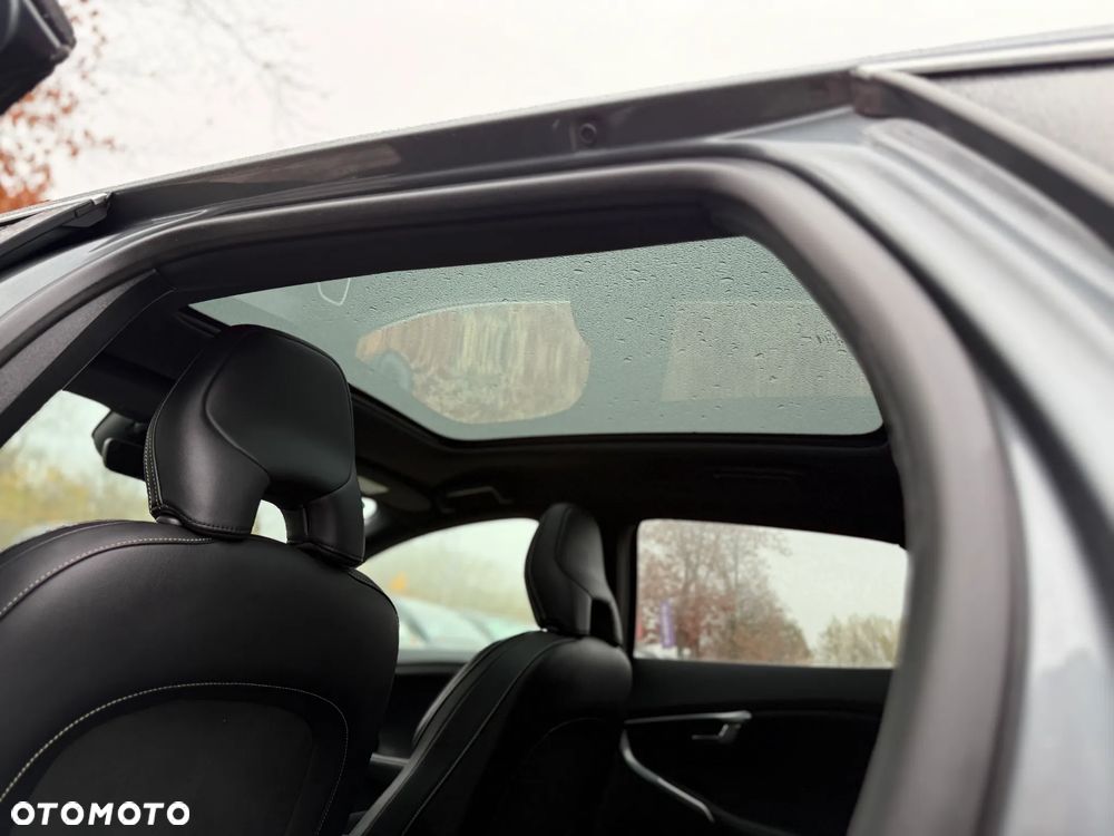 Volvo V40 D3 Drive-E R-Design Momentum - 30