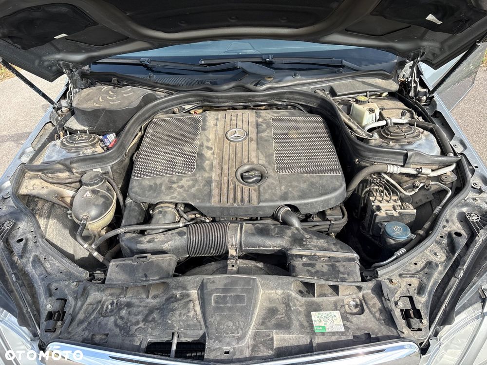Mercedes-Benz Klasa E 220 CDI BlueEff Avantgarde - 26