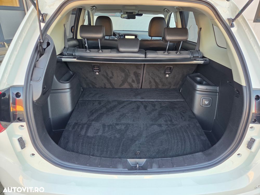 Mitsubishi Outlander - 25