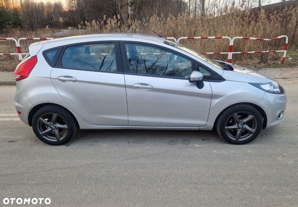 Ford Fiesta - 10