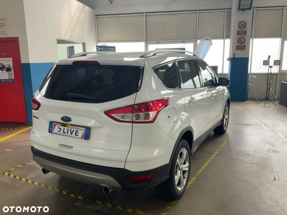 Ford Kuga 2.0 TDCi 2x4 Titanium - 3