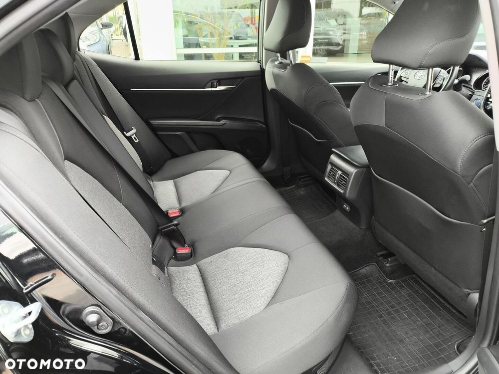 Toyota Camry 2.5 Hybrid Comfort CVT - 11