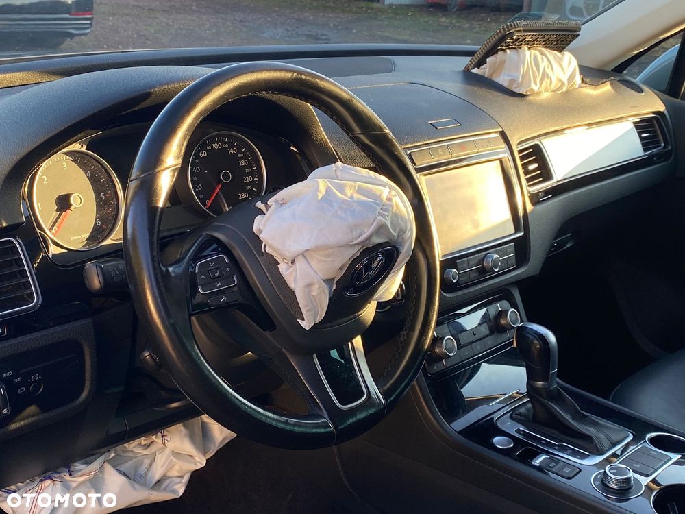 Volkswagen Touareg 3.0 V6 TDI BMT - 14
