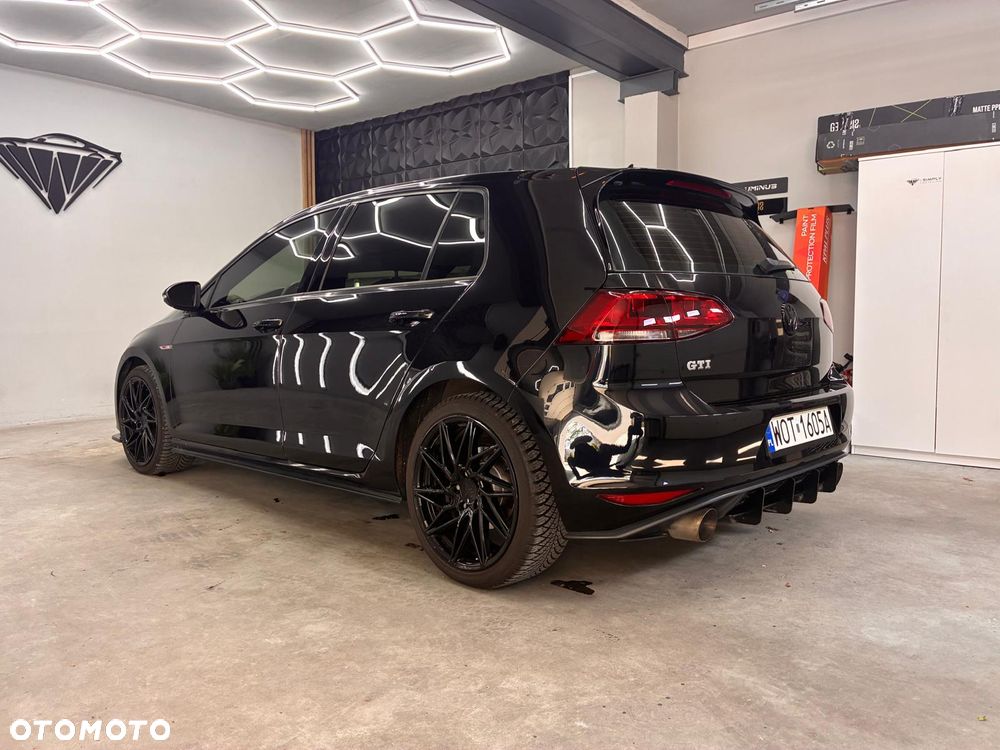 Volkswagen Golf 2.0 TSI GTI DSG - 16