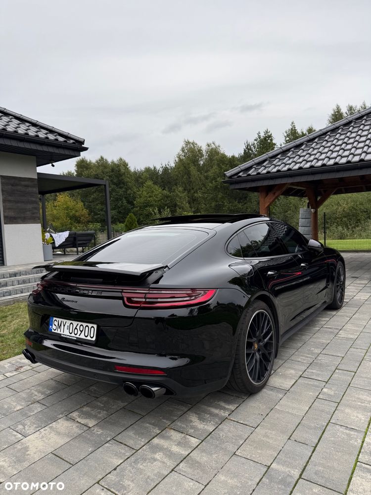 Porsche Panamera - 18