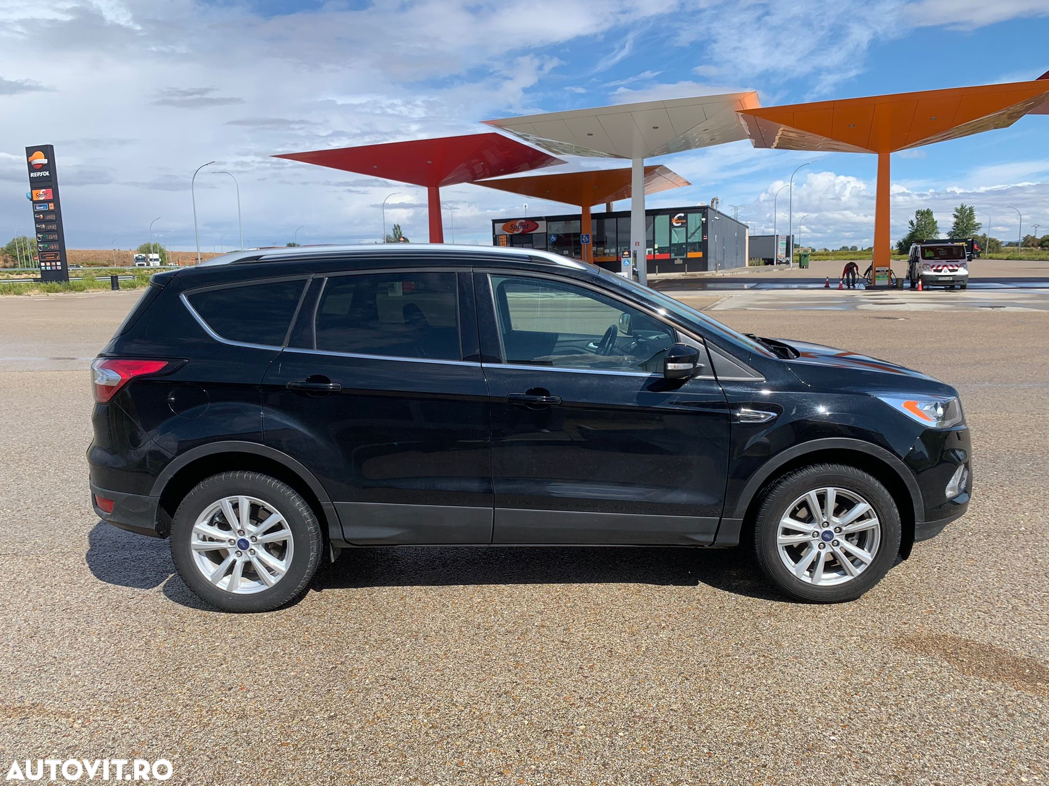 Ford Kuga 1.5 EcoBoost 2x4 Individual - 8
