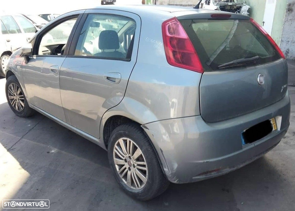 Fiat Grande Punto 1.3 Multijet de 2009 disponível para peças MOTOR VENDIDO - 4