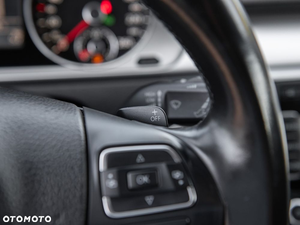 Volkswagen Passat - 20