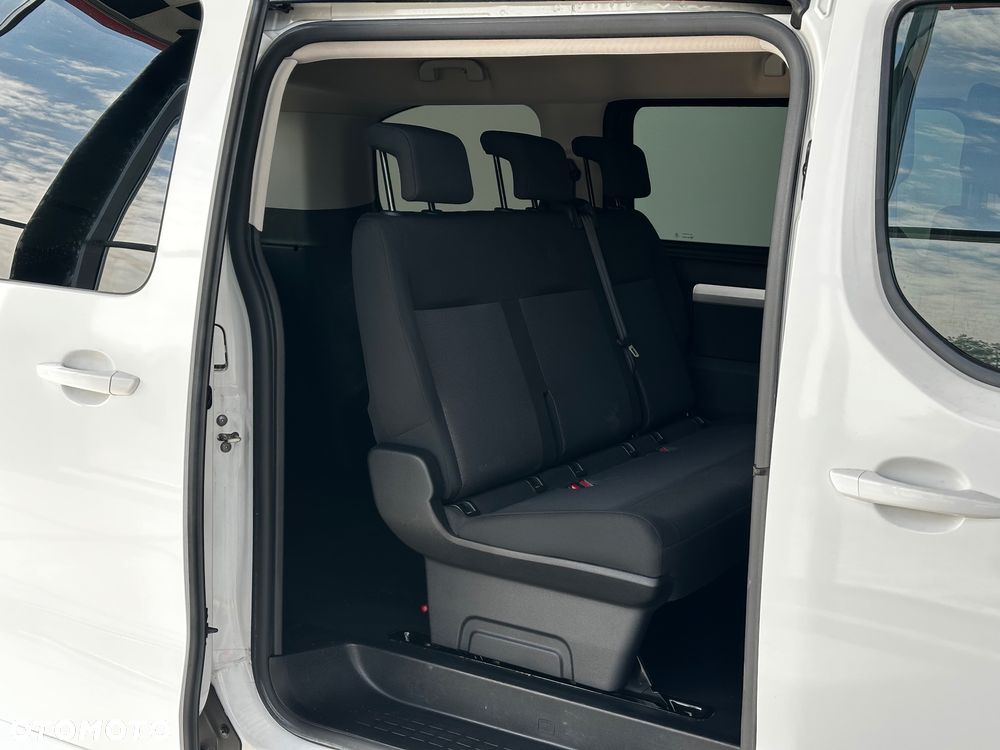 Peugeot Traveller - 16