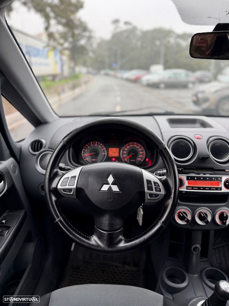 Mitsubishi Colt - 15