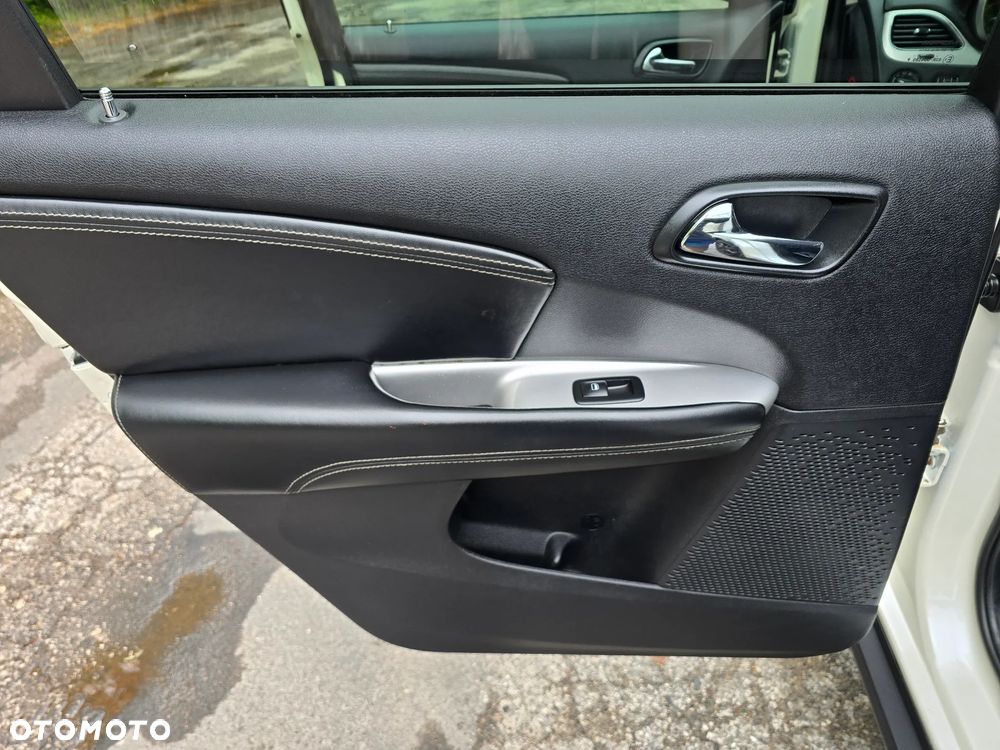 Fiat Freemont 2.0 Multijet Black Code AWD - 25