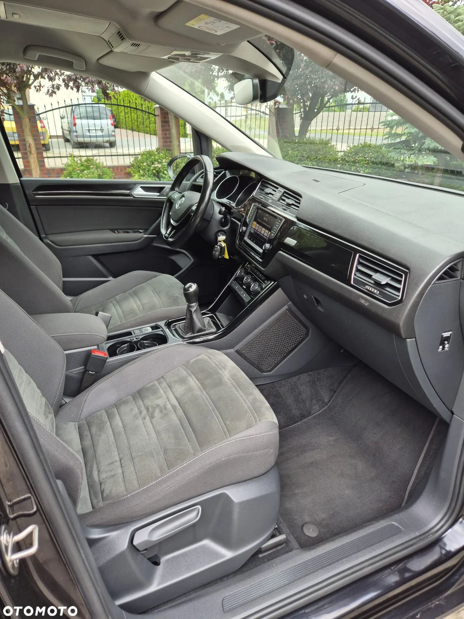 Volkswagen Touran 2.0 TDI BMT Highline - 14