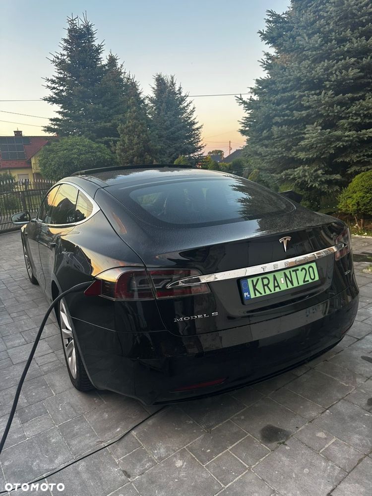 Tesla Model S 75 D - 17