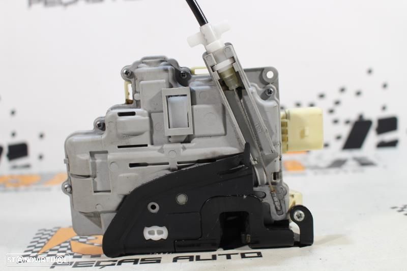 Fecho Da Porta Frente Esquerda Volkswagen Passat Variant (3C5)  3C2837 - 4