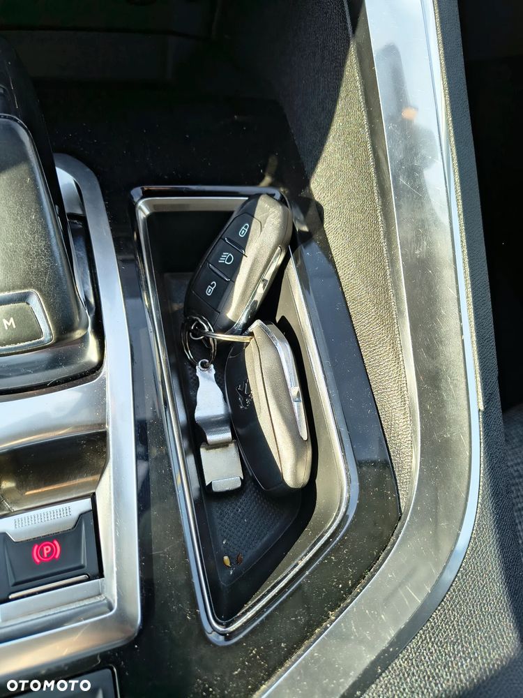Peugeot 3008 BlueHDi 120 Stop & Start EAT6 Allure - 17