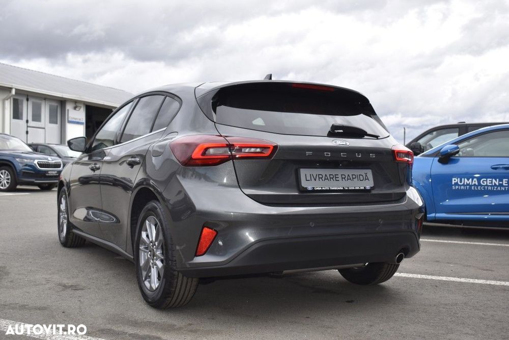 Ford Focus - 11