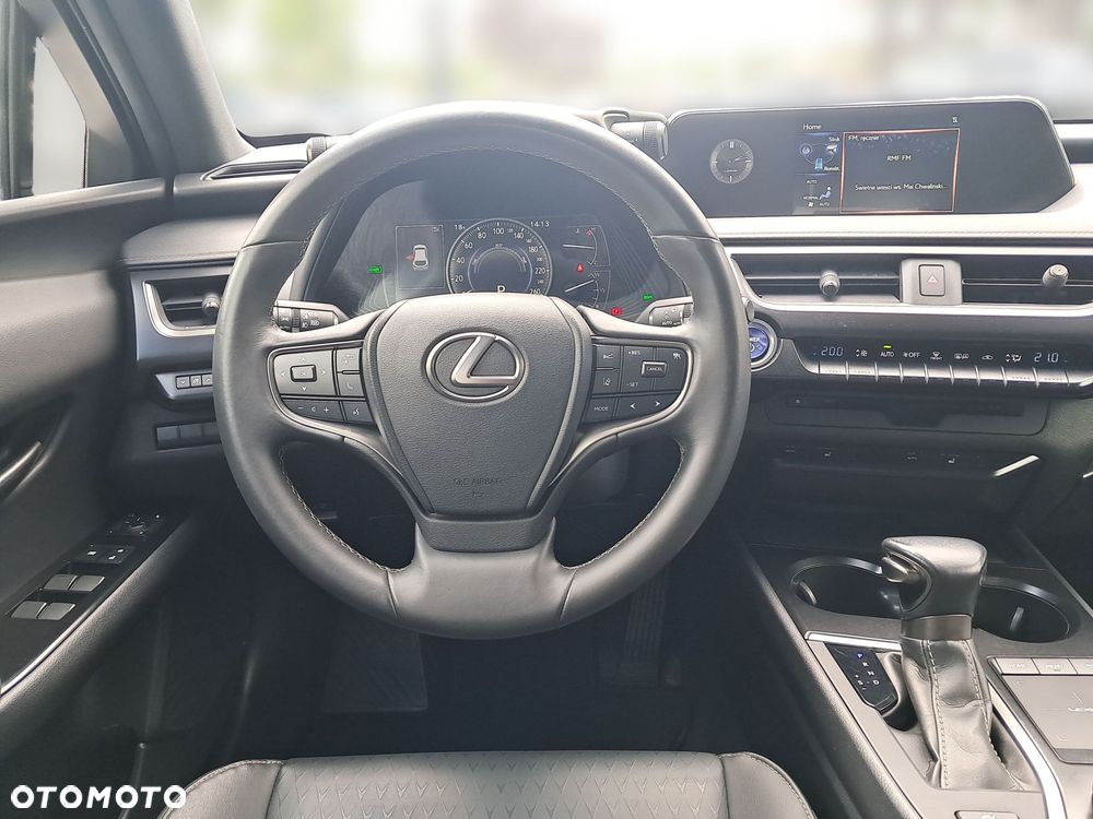 Lexus UX - 12